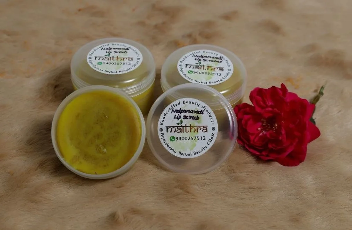Nalpamaradi Lip Glow Scrub